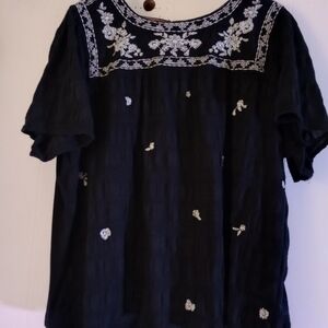 Knox Rose black with white embroidery top size xl